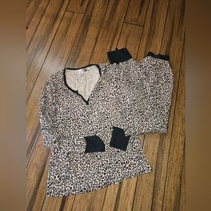 Victorias Secret Leopard Print Pajama Set with Black Accents Mediun